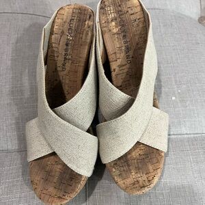 Lucky Brand Women's Tan Wedge Sandals